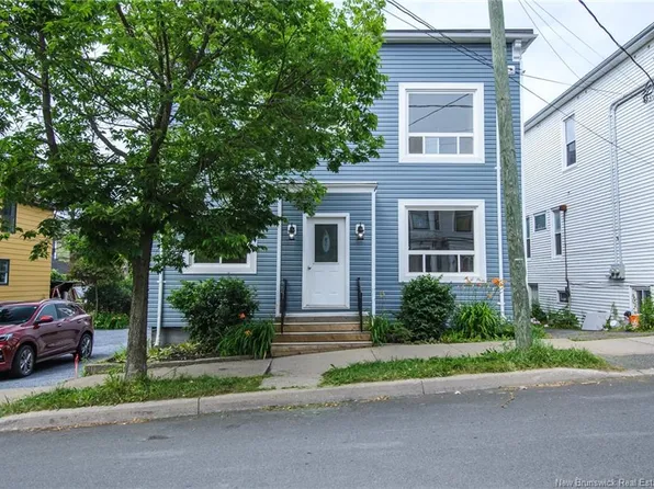 25 Clarendon St, Saint John, NB E2K 1A3