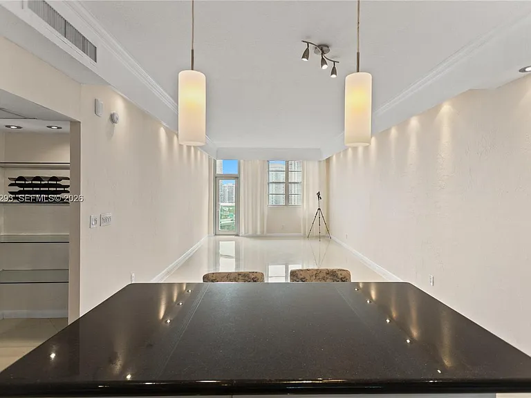 19390 Collins Ave #17 — Photo 2