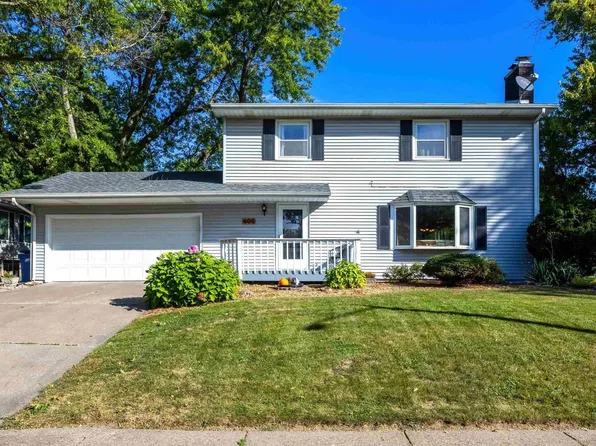 406 W Sheridan Dr, Eldridge, IA 52748