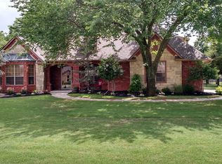 716 E Olivia Ter, Mustang, OK 73064
