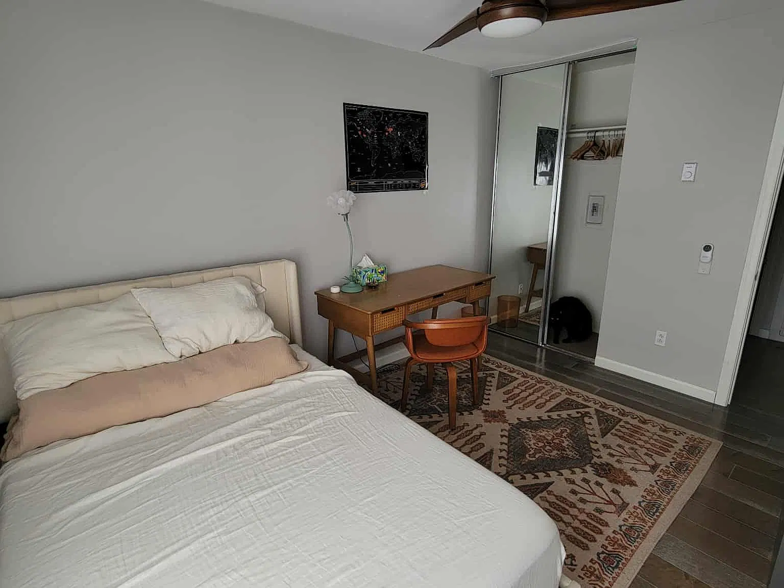 3 bed, 1080 sqft, $3,200 — Photo 2