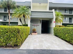 4080 Tivoli Ct, Lake Worth, FL