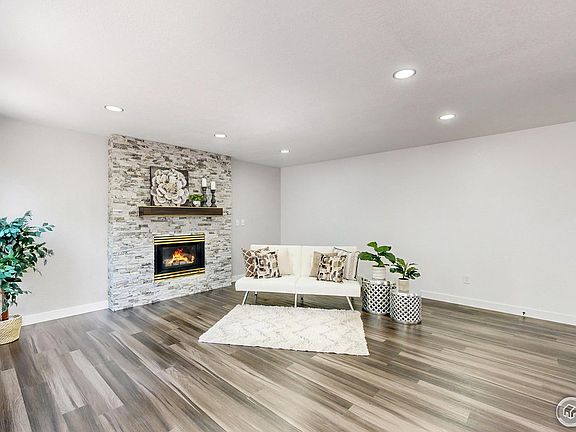 4th image of 487 E 16th Ave