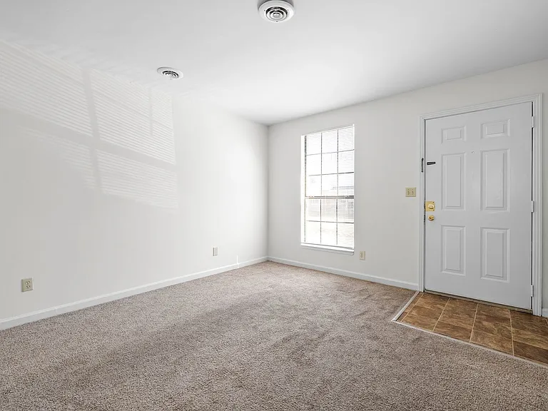 W Knollwood Cir - 1500 — Photo 7