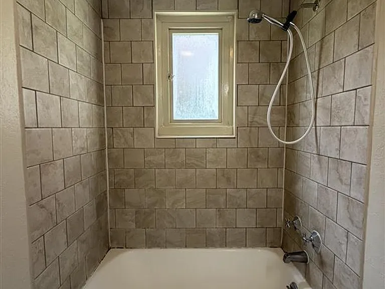 Richardson Court Apartments — Photo 14
