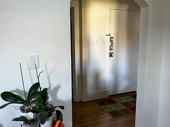 3rd image of 1726 17th St NW APT 402