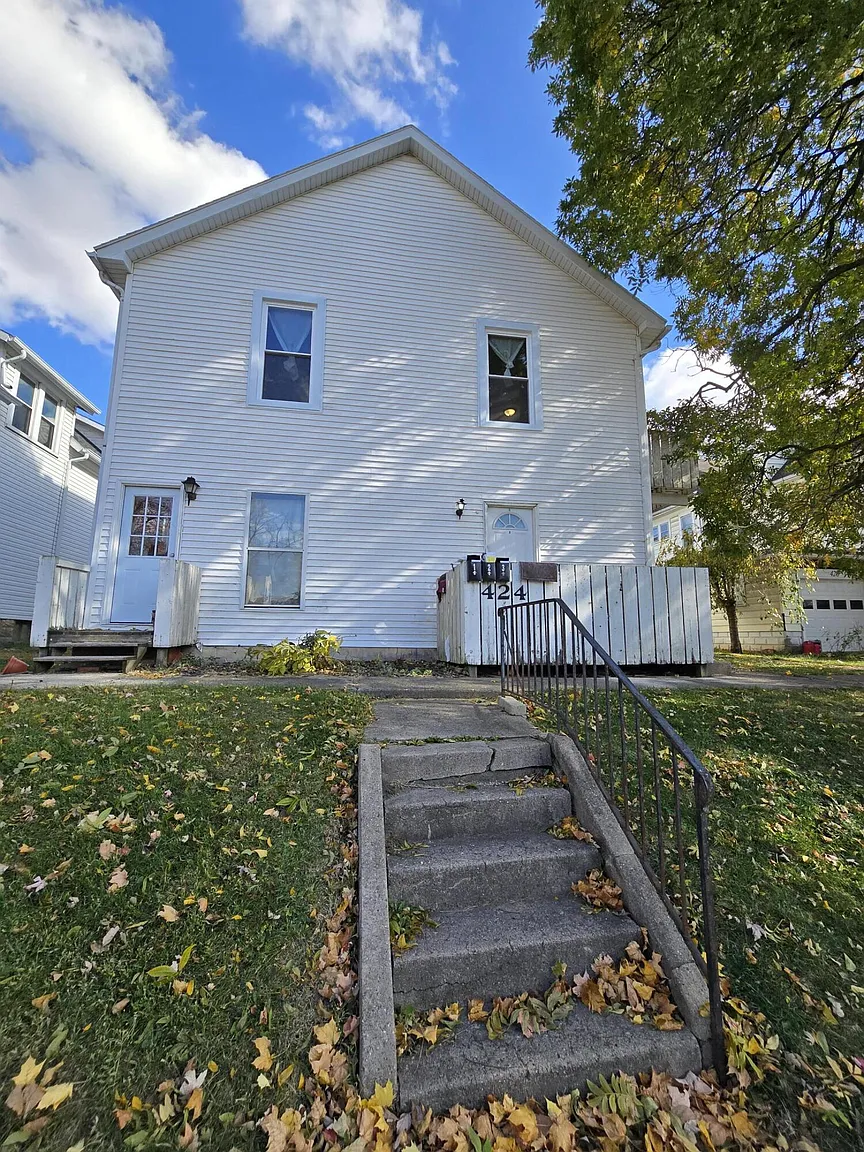 424 N Madriver St photo 1