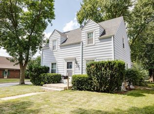 814 S Grand Ave, Waukesha, WI 53186