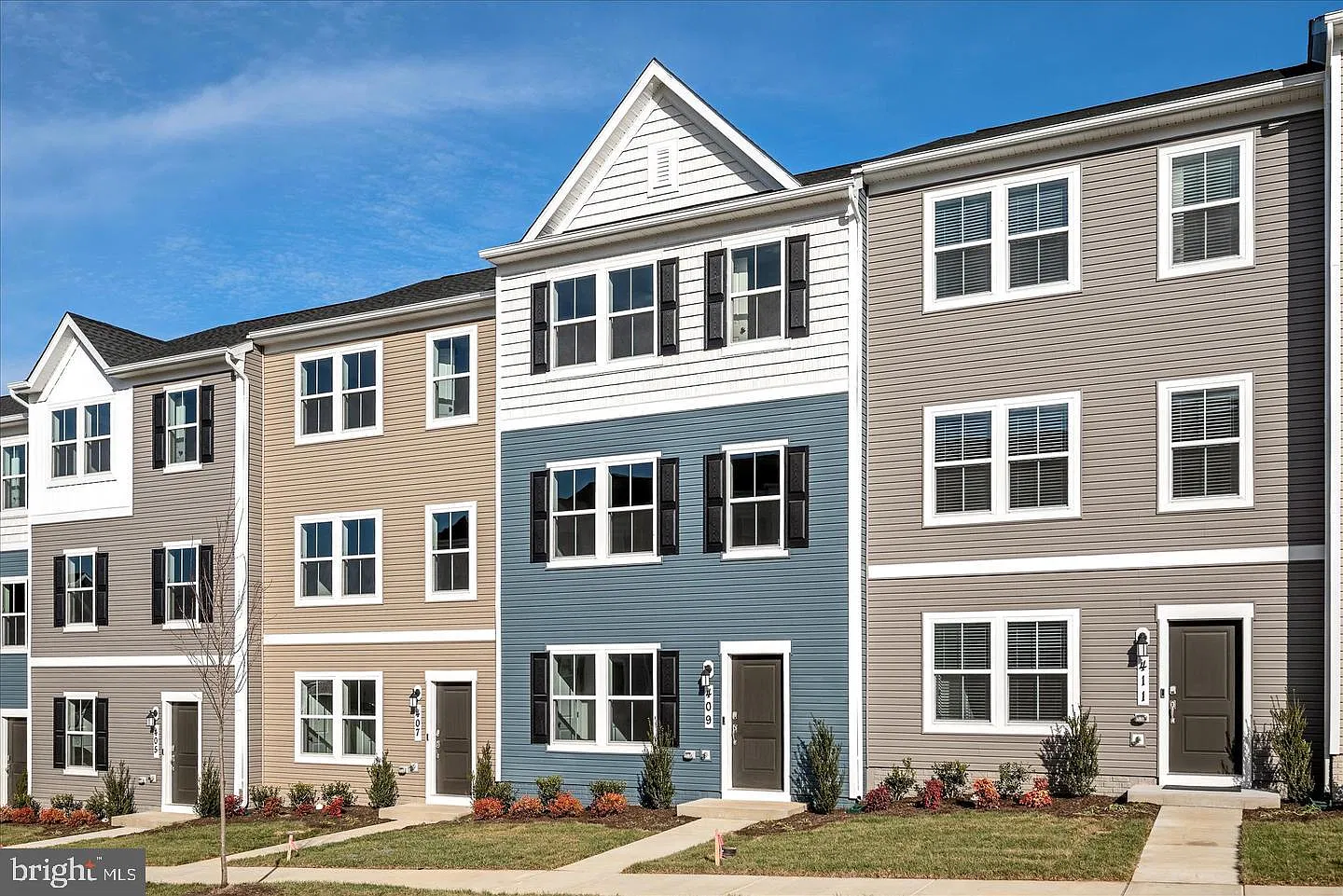 3 bed, 2.5 bath, 1660 sqft, $1,900 — Photo 3