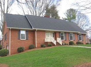 3801 Kirklees Rd, Winston Salem, NC 27104