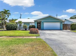 1268 Lake Shore Dr, Naples, FL 34103