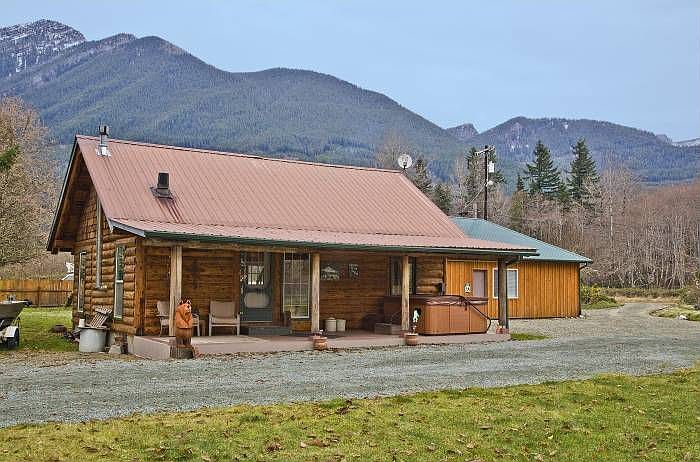 Beautiful Log Home