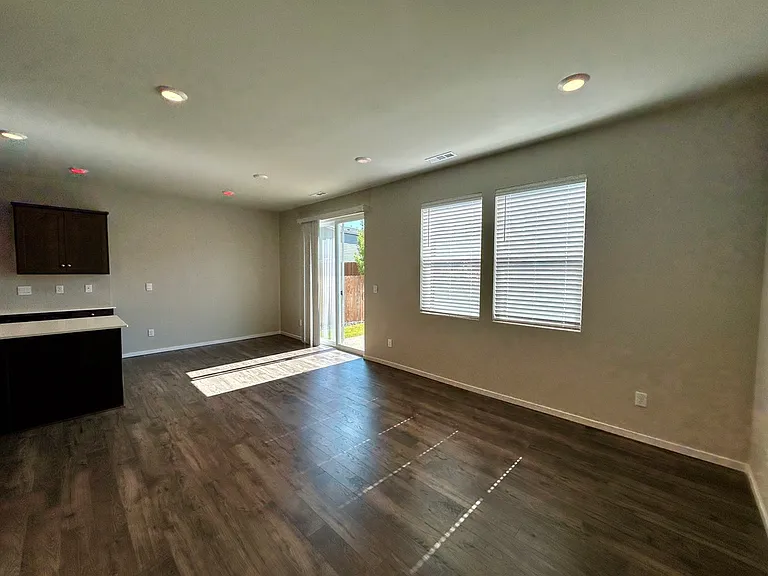 2916 Roundup Dr — Photo 6