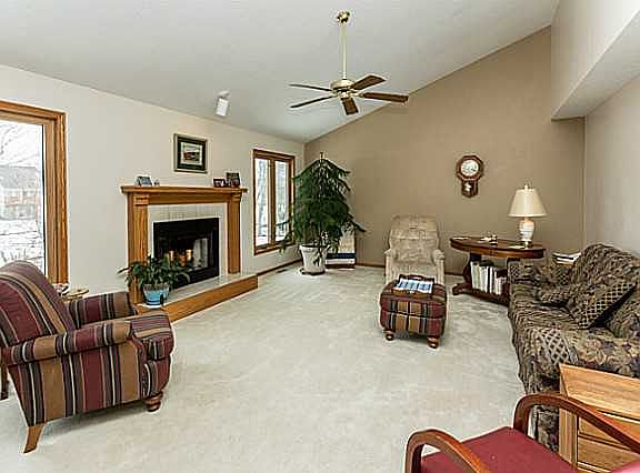 3rd image of 1602 NW Cedarwood Dr