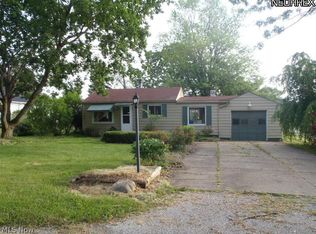 131 Woodland St SE, Hartville, OH 44632