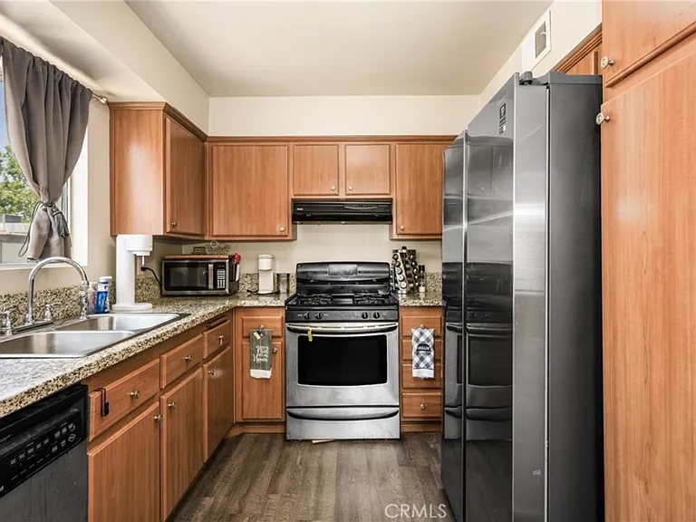 1206 S Cypress Ave #F — Photo 8