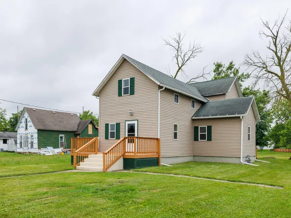 205 W Railroad St, Kentland, IN 47951