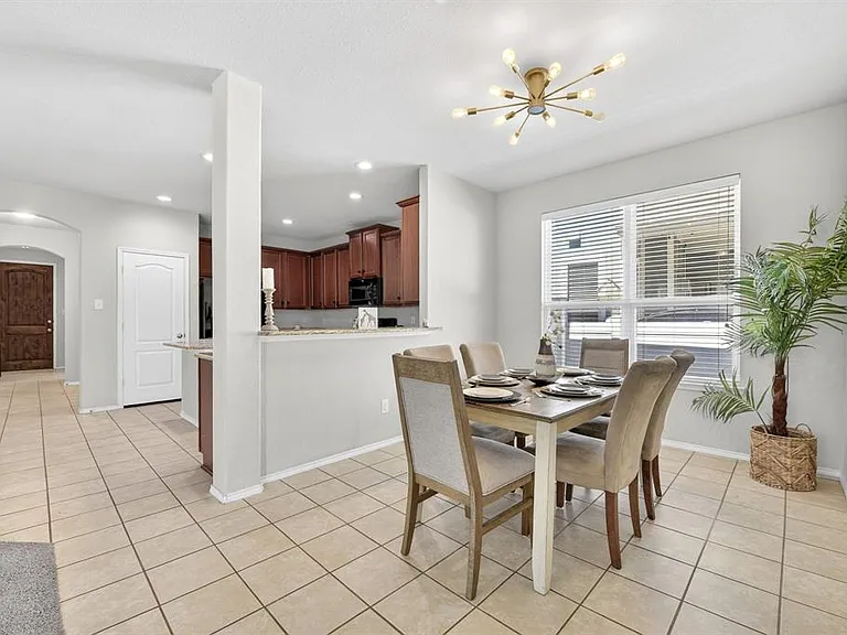 1425 Bull St — Photo 11