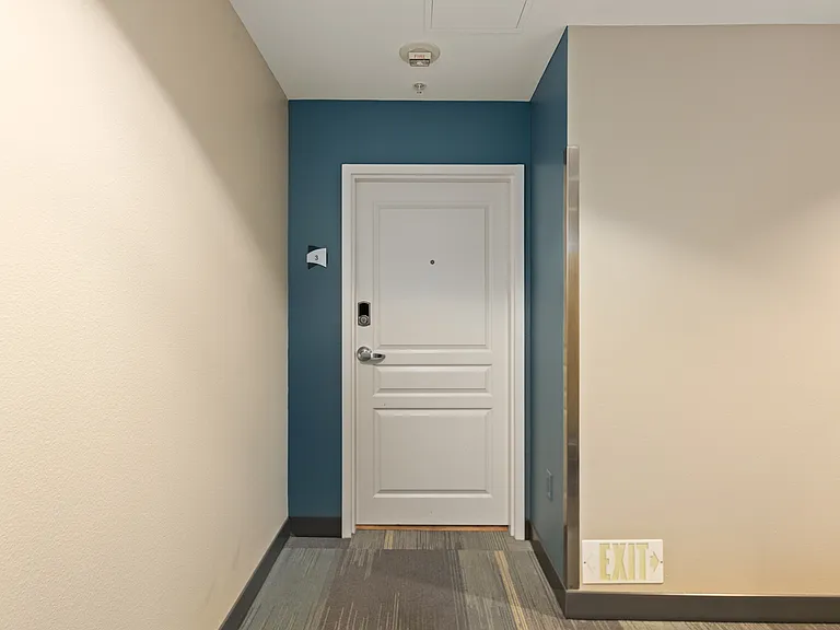 300 W Beech St #3 — Photo 23
