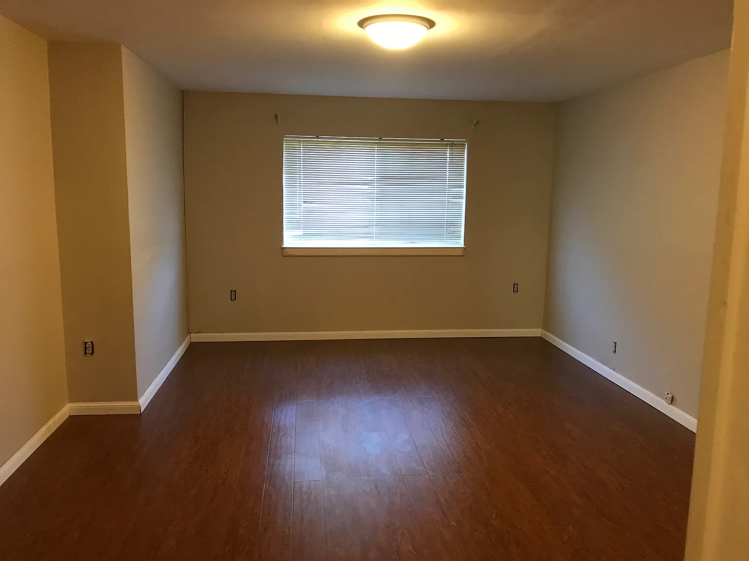 3 bed, 1340 sqft, $4,500 — Photo 3
