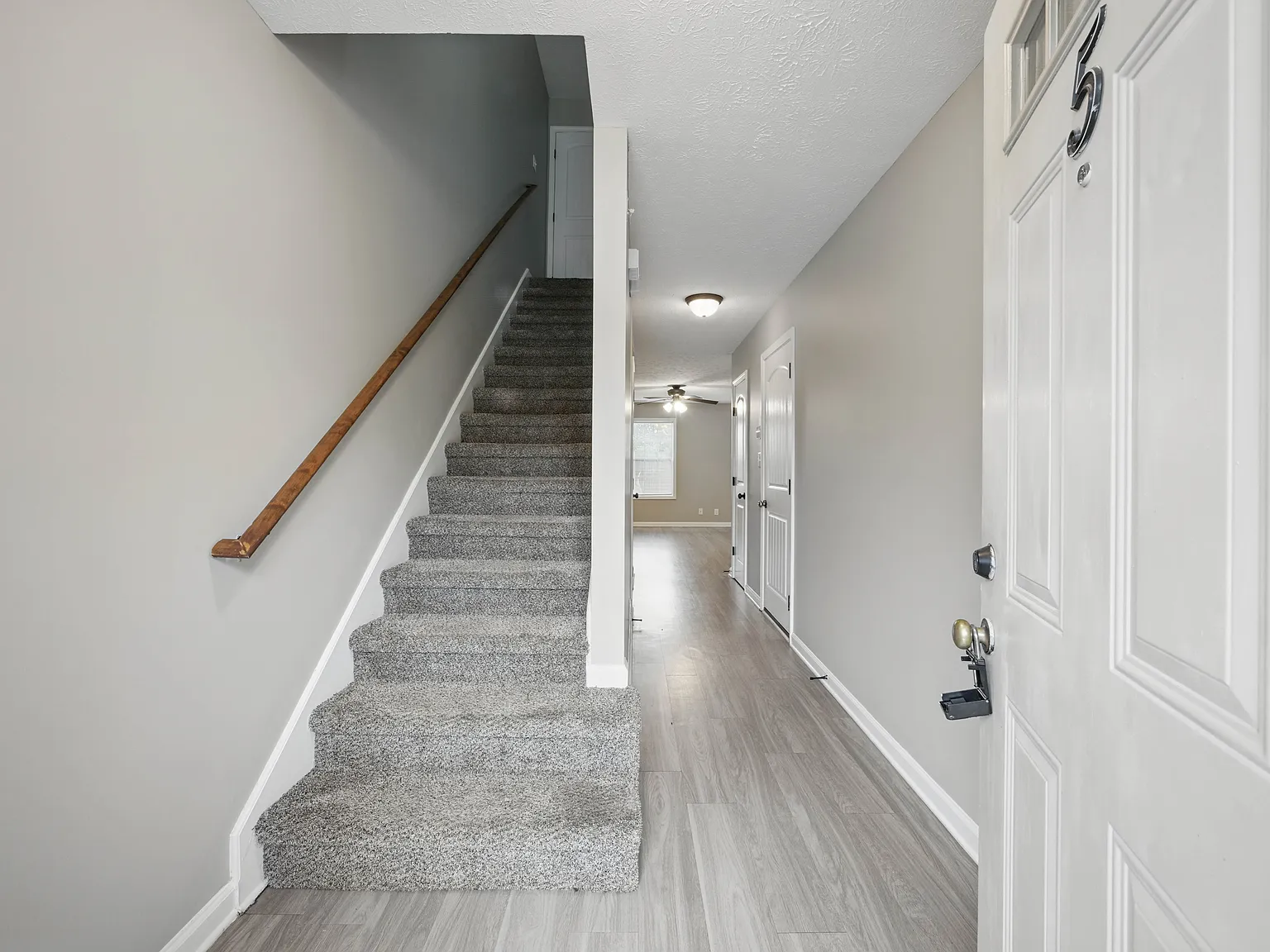 3 bed, 2.5 bath, 1200 sqft, $1,395 — Photo 2