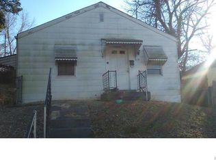 910 Nassau Dr, Saint Louis, MO