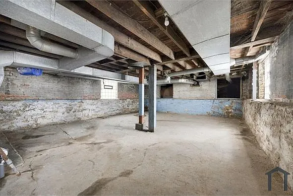 1212 W 96th St — Photo 3
