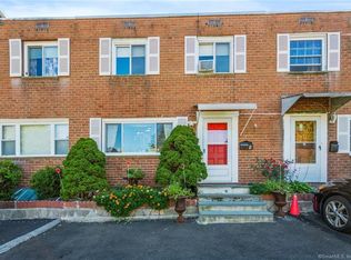 9 Barnstable Ln, Stamford, CT 06907