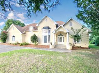 2612 Honeysuckle Ln, Tupelo, MS 38801