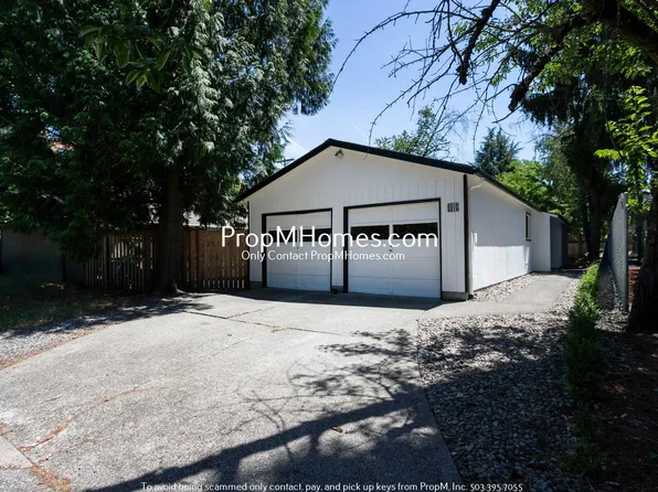 2216 SE Tacoma St, Portland, OR 97202