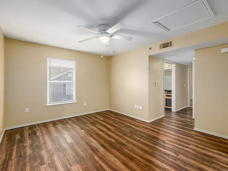 Mountain View Apartments — Photo 8