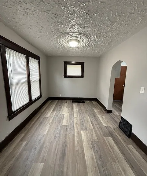 437 Bonnie Brae Ave SE — Photo 6