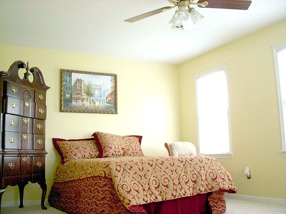 5th image of 3316 New Castle Dr