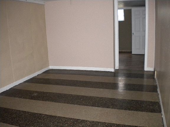 5th image of 1800 S Rankin Dr