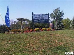 5690 Saucon Ridge Rd, Coopersburg, PA 18036