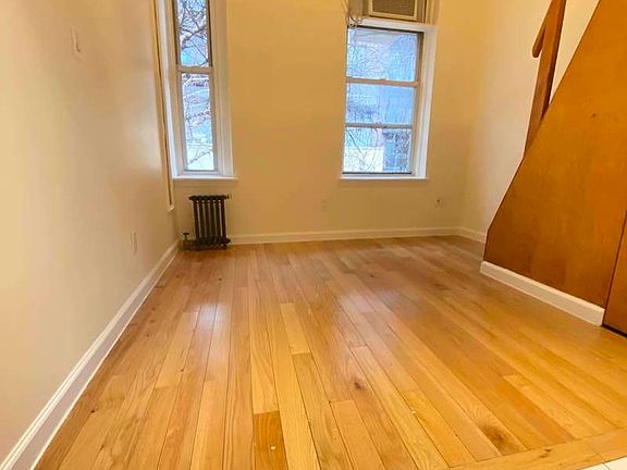 2nd image of 131 W 15th St APT 28
