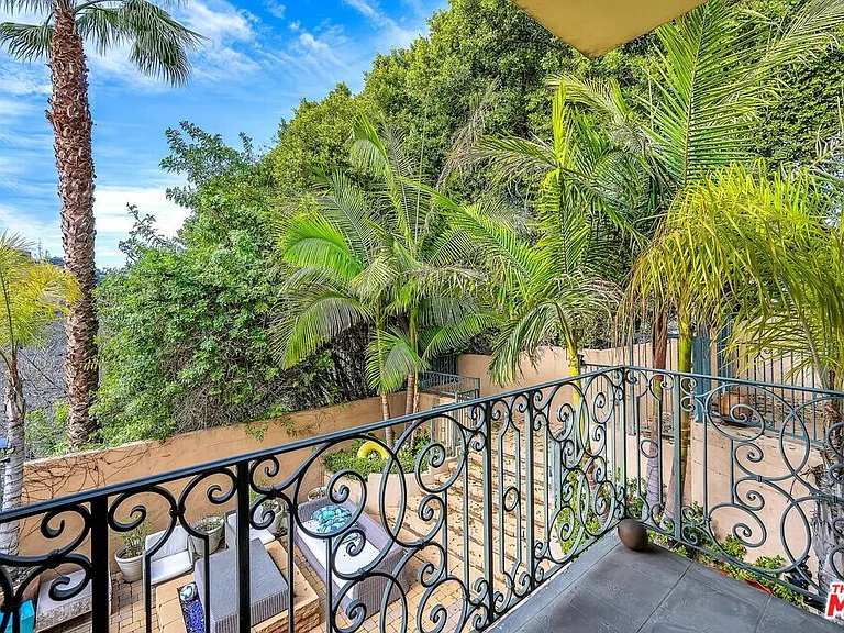 3110 Benedict Canyon Dr — Photo 44