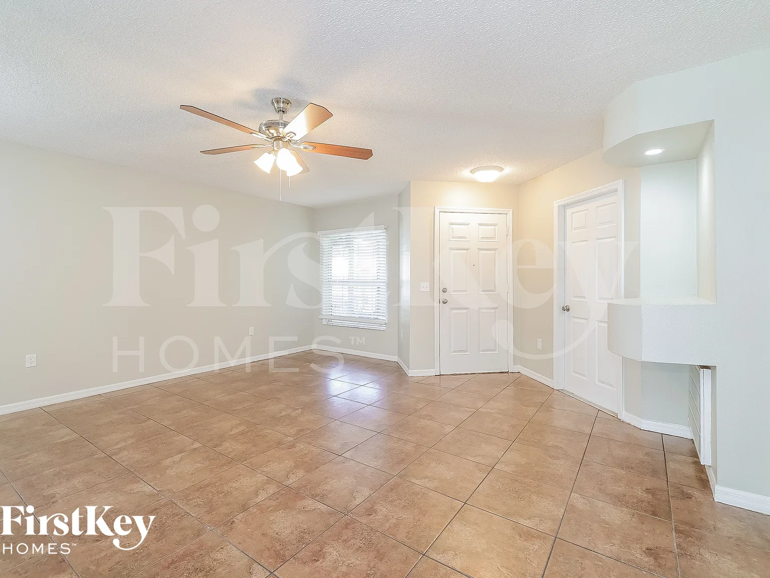 4 bed, 2.5 bath, 1527 sqft, $1,725 — Photo 4