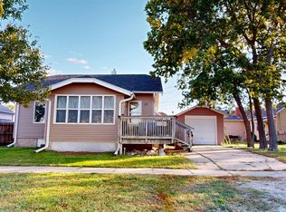 315 E 24th St, Kearney, NE 68847