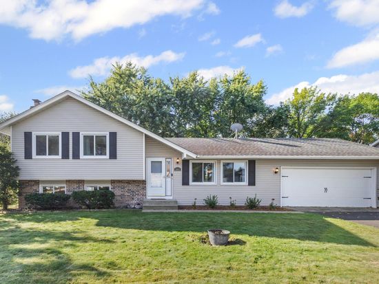 2007 E 115th St, Burnsville, MN 55337