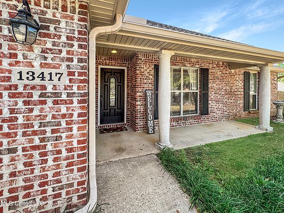 3rd image of 13417 Chandler Ct