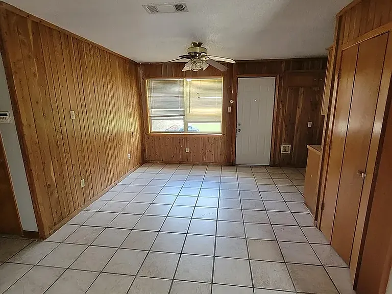 2861 Maple Dr — Photo 4