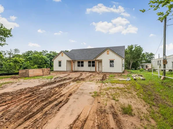 142 E Martin Luther King Dr, Caldwell, TX 77836