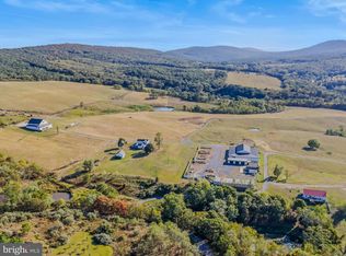 427 Avalanche Trl, Paw Paw, WV 25434