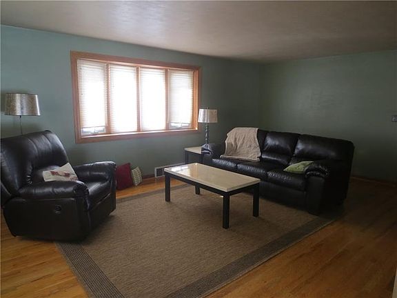 2nd image of 13 Stoden Dr