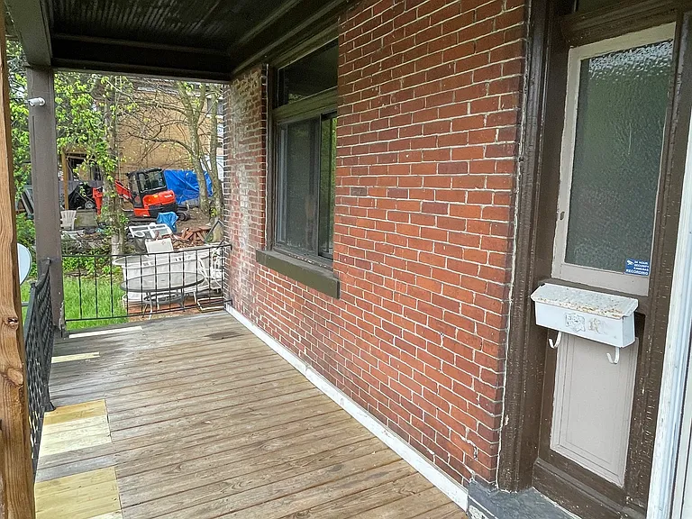 1250 Blackadore Ave — Photo 6
