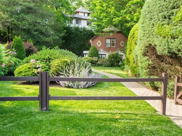 4 Baldwin Avenue, Larchmont, NY 10538