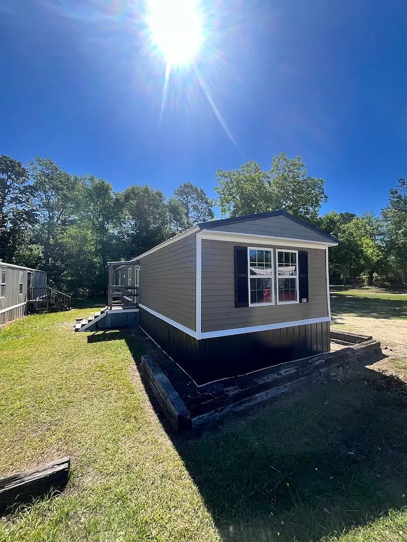 New Listing!! — Photo 1