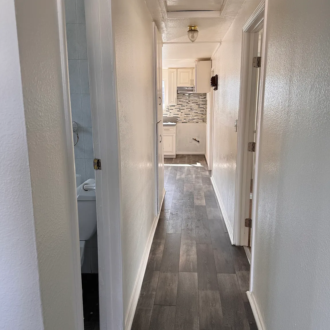 3 bed, 1000 sqft, $3,000 — Photo 3
