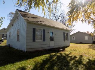 210 N Maple St, Carrollton, MO 64633